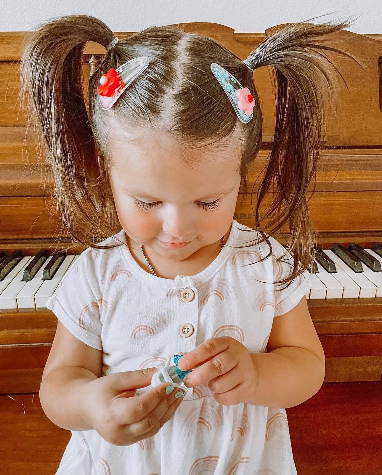 Flower Confetti Shaker Hair Clips