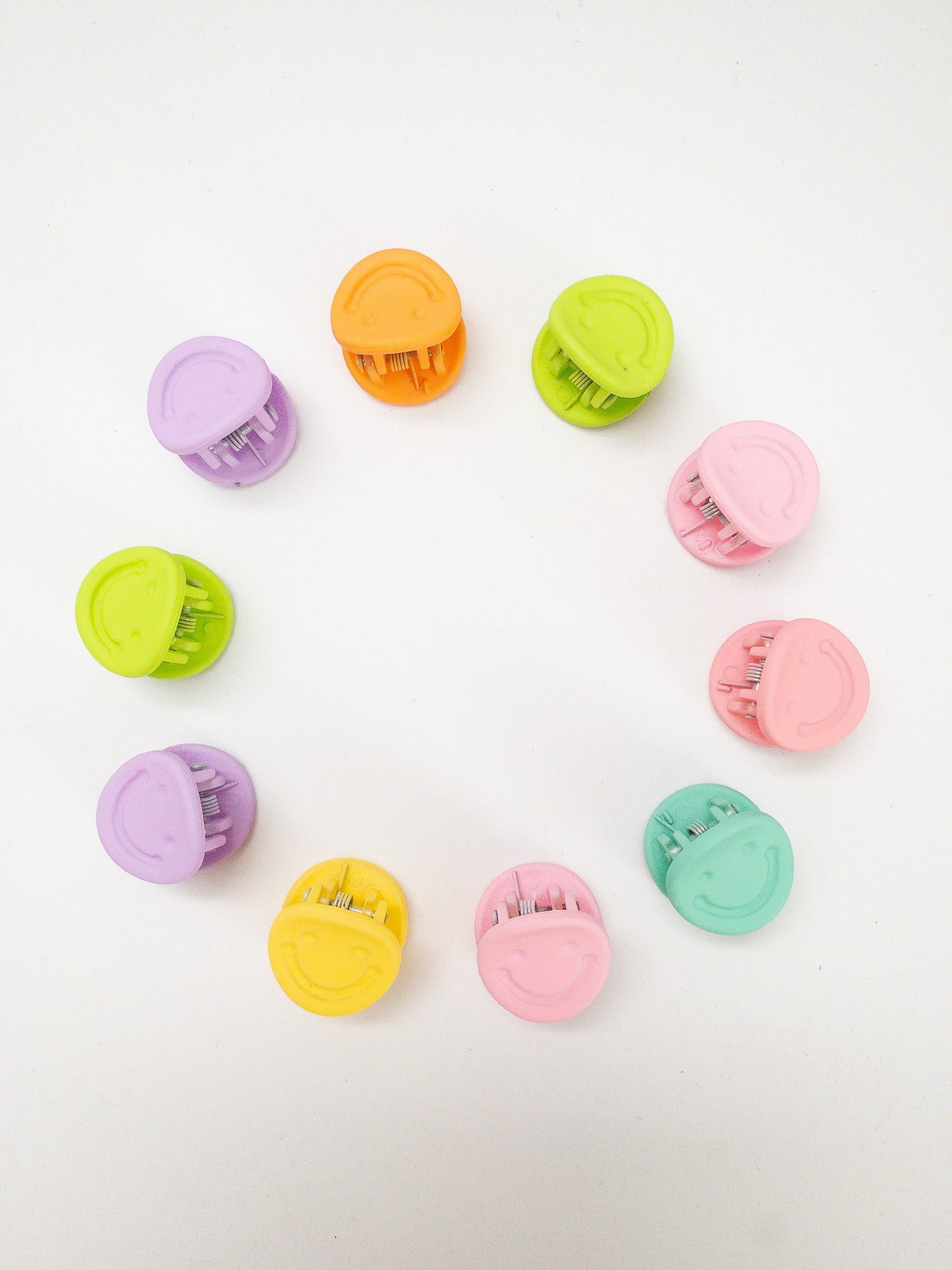 Smiley Face Small Hair Claws